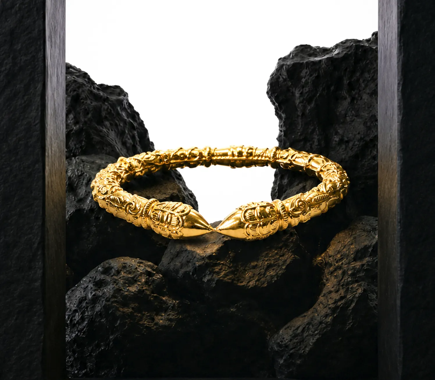 Traditional Flora Rope-Edge Bangle
